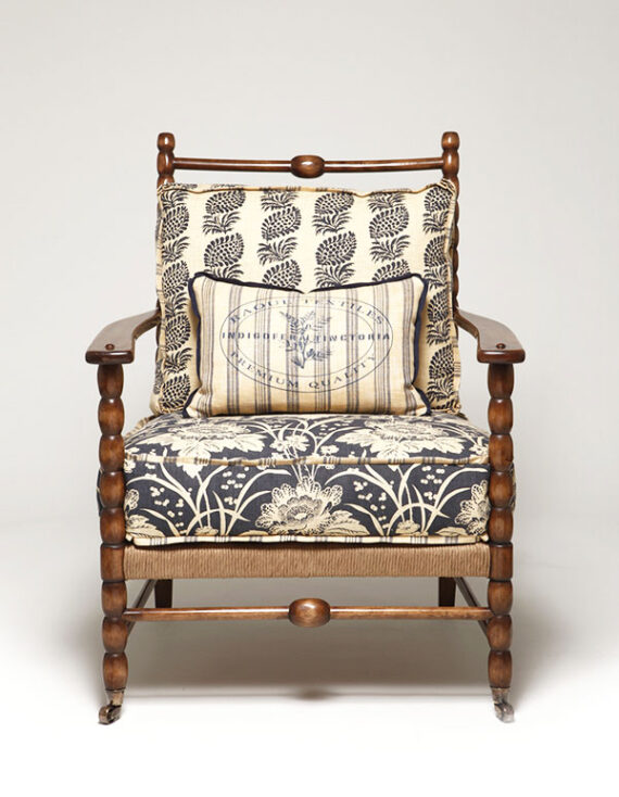 Aesthetic Decor 1205 d - Bobbin Lounge Chair